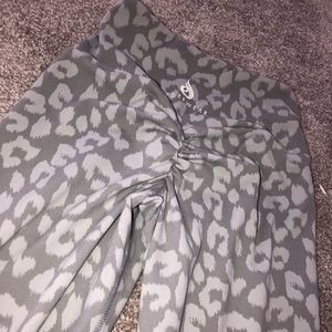 SCRUNCH BUM ANIMAL PRINT LEGGINGS 🐯